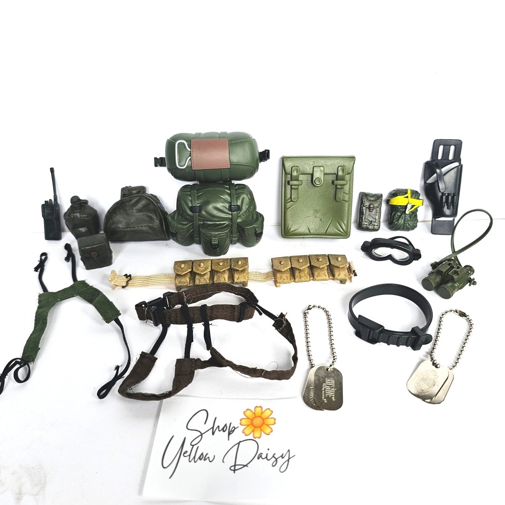 Lot of‎ 17 G.I. JOE World Peacekeepers Military Accessories Gear Bag Radio 1347